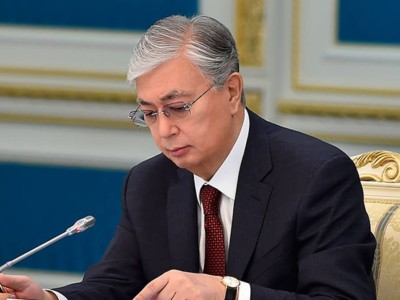 
                    Глава государства поздравил победителей Международной химической олимпиады
                