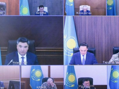 
                    Бектенов поручил взять на контроль работу автошкол и станций техосмотра 
                