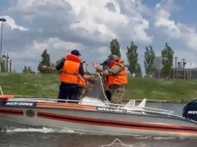 
                    В области Жетісу спасли людей на лодке
                