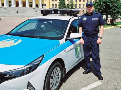 
                    В Астане полицейский предотвратил возгорание здания
                
