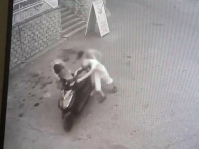 
                    Похищенный  скутер вернули владельцу полицейские в Шымкенте
                