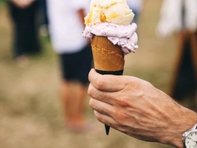 
                    52-летний карагандинец расплачивался за мороженое и цветы сувенирными купюрами
                