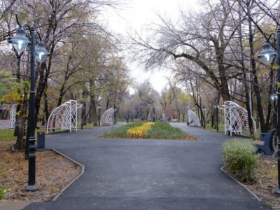 
                    Поправки о переносе мест для мирных собраний, шествий и пикетов в Алматы вынесены на обсуждение
                
