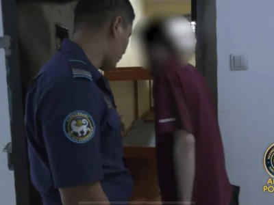 
                    32-летний вандал разбил остановку в Алматы
                