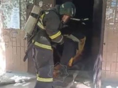 
                    12 жителей эвакуировали в Усть-Каменогорске при пожаре  
                