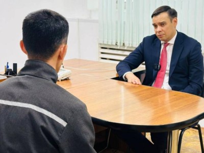 
                    Омбудсмен Ластаев лично поговорил с осужденными в колонии максимальной безопасности 
                