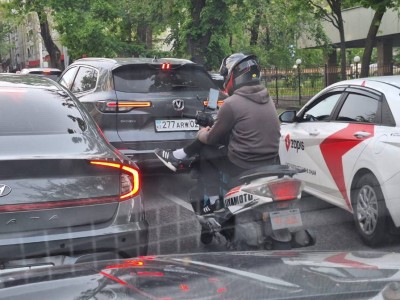 
                    Лихачей на мопедах показала полиция Алматы
                