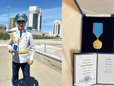 
                    За что Токаев наградил полицейского из Актобе
                