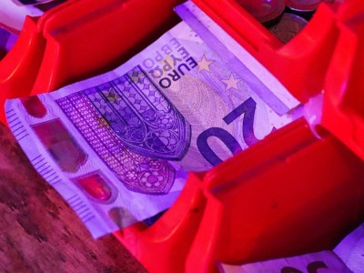 
                    Участились случаи сбыта фальшивой иностранной валюты в Казахстане 
                