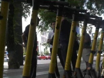 
                    Электросамокаты: полиция Алматы патрулирует улицы и выявляет нарушителей
                
