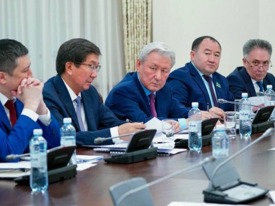
                    Кандидатов в ректоры трех вузов утвердили в Казахстане 
                