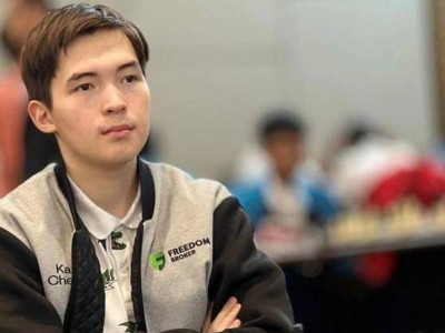 
                    Токаев поздравил победителя Чемпионата мира по шахматам среди молодежи Казыбека Ногербека
                