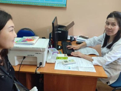 
                    Алматинские пенсионеры из Центра активного долголетия душевно благодарят медиков
                