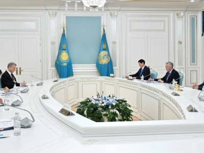 
                    Токаев принял торгового представителя США 
                