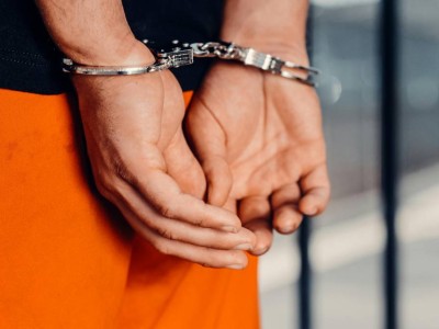 
                    Попросил закурить: за отказ астанчанин нанес мужчине многочисленные ножевые ранения 
                