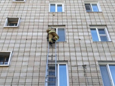 
                    Четырех человек спасли при пожаре в Акмолинской области 
                
