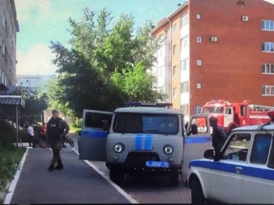
                    «Хотел развеселить друзей»: школьник сообщил в полицию о бомбе и террористах в Костанае  
                