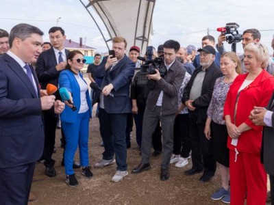 
                    Бектенов проверил, как строят и выдают новые дома пострадавшим от паводков жителям СКО
                