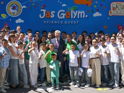 
                    Токаев побеседовал с участниками фестиваля Jas Galym. Science Quest
                