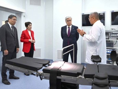
                    Токаев осмотрел Центр детской неотложной медицинской помощи в Алматы
                