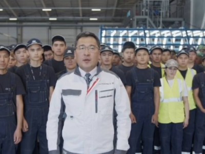 
                    Работники крупнейшего завода «Астана Моторс» выступили в поддержку производственников Казахстана
                
