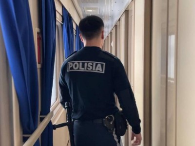 
                    Пьяную россиянку сняли с поезда на станции Тобол
                
