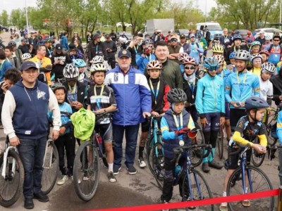 
                    В массовом велопробеге в Астане приняли участие около 500 человек
                