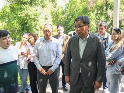 
                    Недобросовестных подрядчиков в город не запустим - Ерболат Досаев
                