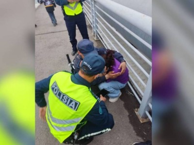 
                    «Не хочу жить, хочу умереть»: гвардейцы в Астане спасли девушку
                