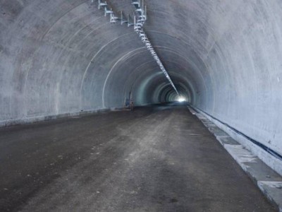 
                    Названы сроки завершения строительства первого автомобильного тоннеля в Казахстане
                