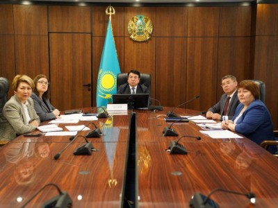 
                    С более 600 лучшими учителями Казахстана встретился министр Бейсембаев
                