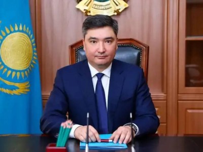 
                    Бектенов поздравил казахстанцев с православным праздником Пасхи
                