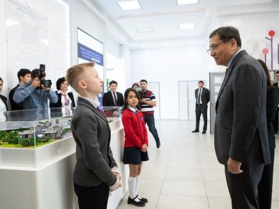 
                    Ерболат Досаев посетил частную школу с инновационными методами образования
                