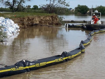 
                    Около миллиарда кубов паводковой воды направили в Каспийское море в Атырауской области
                