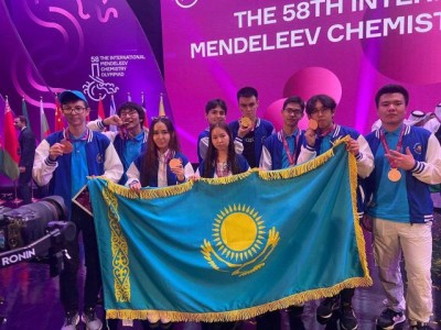 
                    Казахстанские школьники выиграли 9 медалей на Международной Менделеевской олимпиаде
                