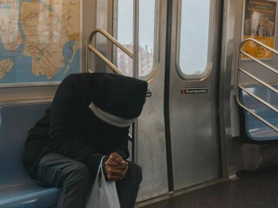 
                    Пьяный алматинец оказал сопротивление полиции в аэропорту Астаны
                