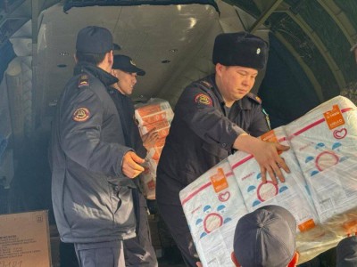 
                    КазАвтоЖол: для машин с гуманитарным грузом предоставлен льготный проезд по платным дорогам
                