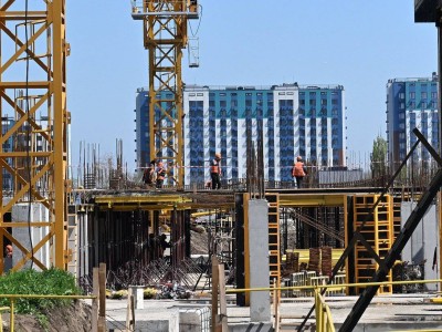 
                    Аким Алматы Ерболат Досаев ознакомился с ходом строительства школы на 2000 мест
                