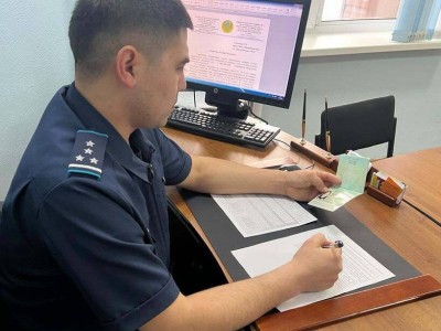 
                    Жителя ВКО с двойным гражданством выдворили за пределы Казахстана
                