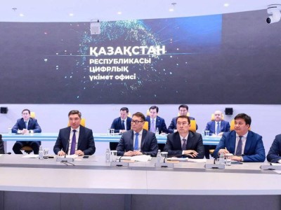 
                    Бектенов поручил срочно запустить сервис по приему заявок на возмещение ущерба от наводнений
                