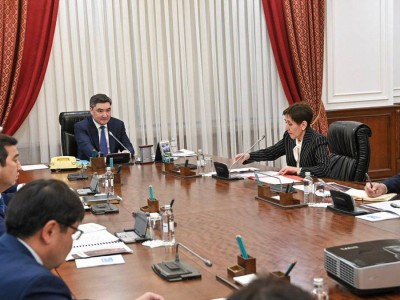 
                    Бектенов поручил оказать всемерную поддержку жителям затопленных регионов
                