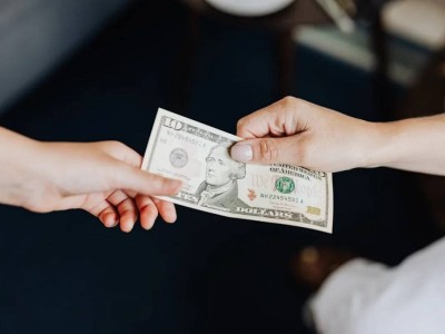 
                    Около 1,4 млн тенге получили алматинцы за сообщения о коррупции
                