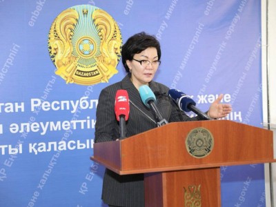 
                    Министр труда Светлана Жакупова провела встречу с алматинцами
                