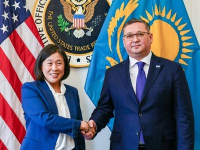 
                    Глава МИД РК провел переговоры с Торговым представителем США
                