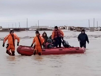 
                    Спасатели эвакуировали 37 человек в Костанайской области
                