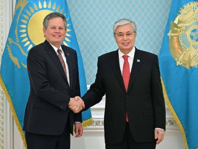 
                    О чем говорили Токаев и американский сенатор в Акорде
                