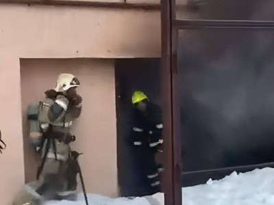 
                    Пожар на паркинге тушат огнеборцы Астаны
                