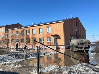 
                    Школу, которую затопило в Кокшетау, посетил аким области
                