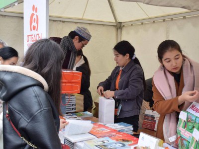 
                    Казахстанские издательства представили свои книжные новинки на Арбате
                