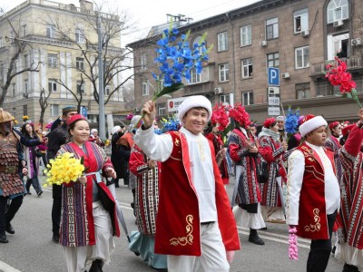 
                    Праздничный караван прошел в Алматы
                